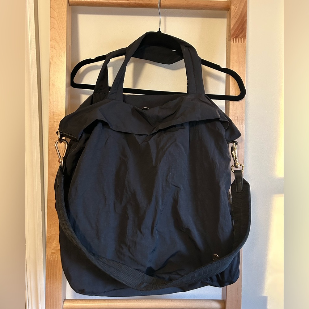 Lululemon On My Level Bag Large 30L - black and gold - Picture 7 of 10